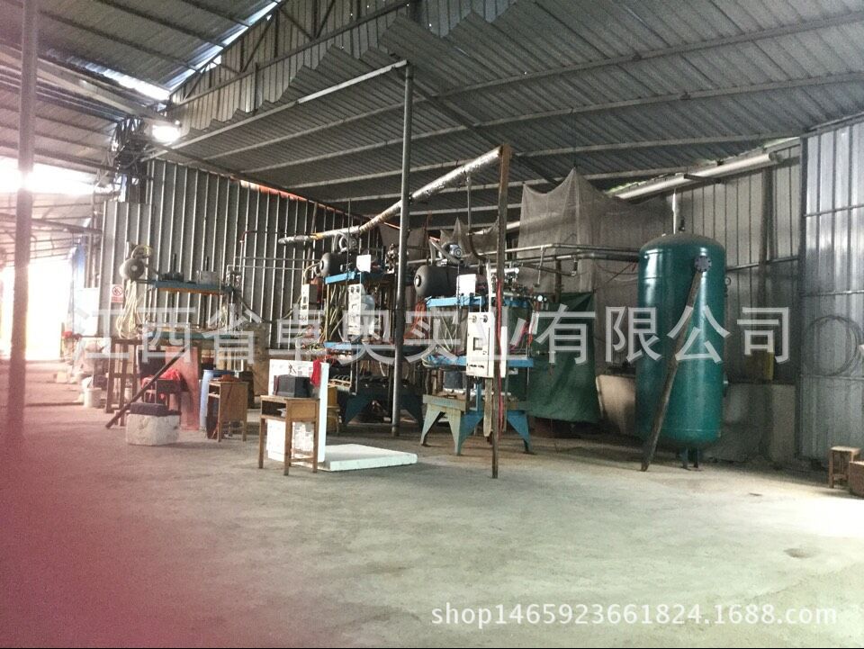 成型机制版间