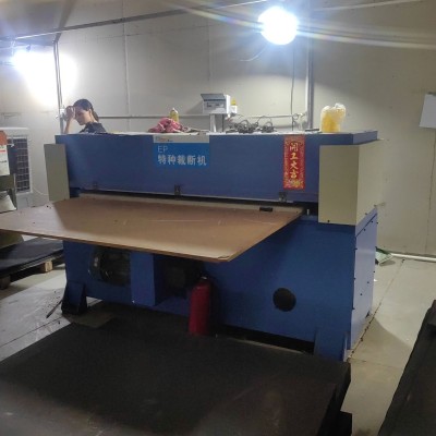 东莞工厂低卤阻燃CR泡棉4050闭孔5565新能源车用CR发 泡棉片材卷材图5